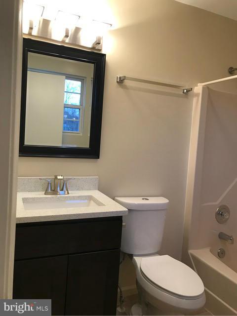 217 Roth Avenue Taneytown, MD 21787 - Photo 16 of 29 Bath (Master)