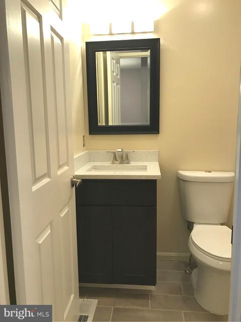 217 Roth Avenue Taneytown, MD 21787 - Photo 22 of 29 Bath