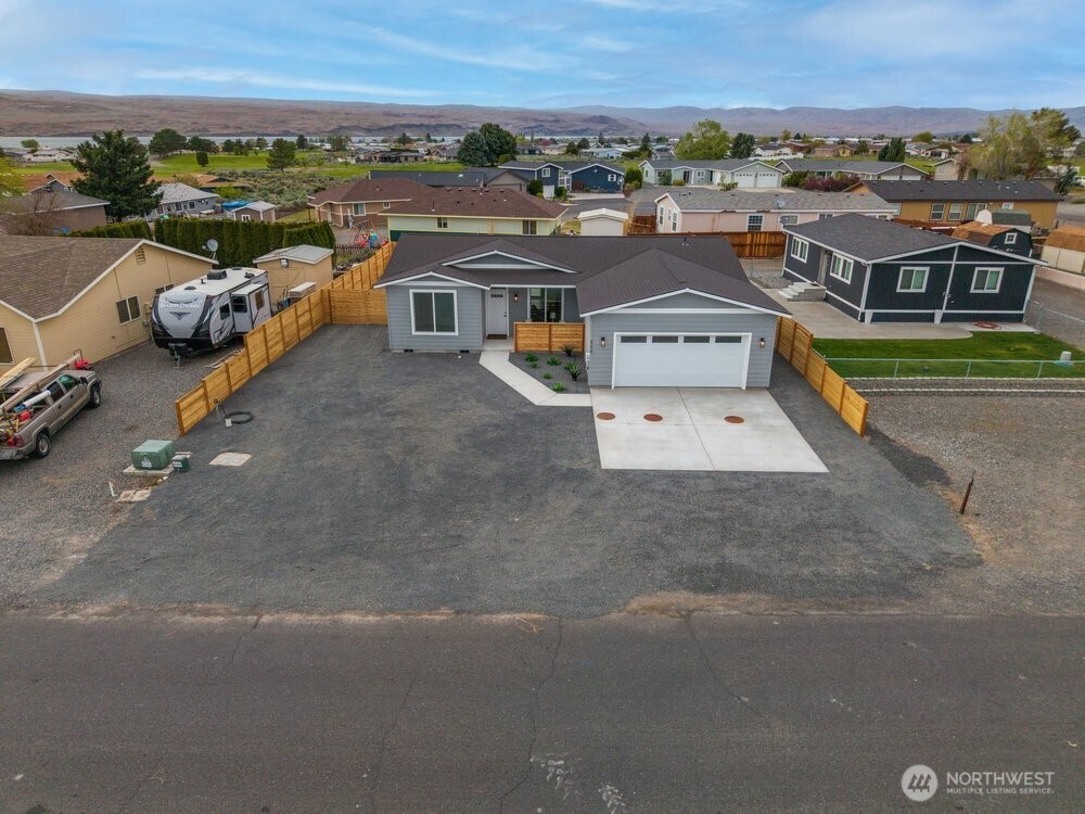 334 Spring Circle Mattawa, WA 99349 - Photo 34 of 40 an aerial view of residential houses with outdoor space