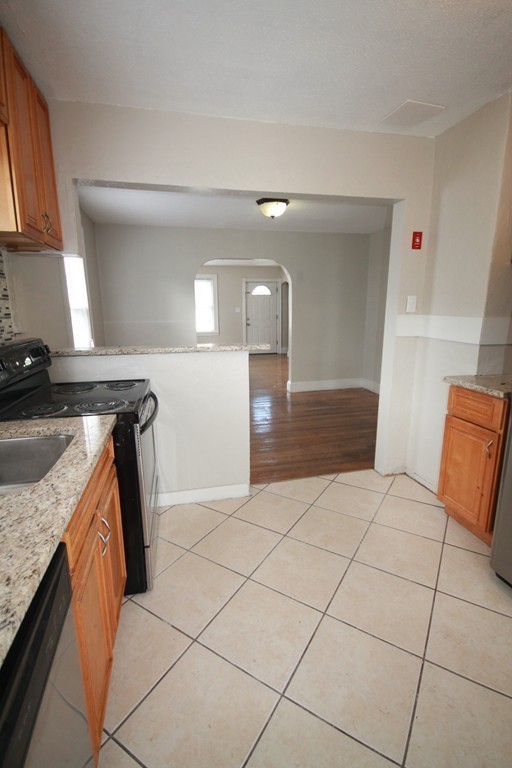 20 Arthur Street Springfield, MA 01104 - Photo 8 of 20