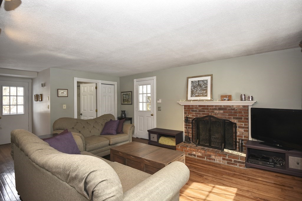 29 Richards Road Southborough, MA 01772 - Photo 12 of 35 Gallery Image 12