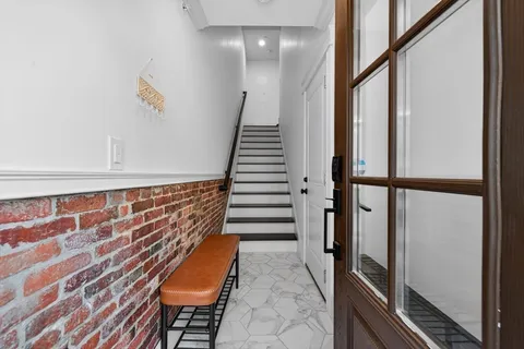 $825,000 | 10 Osborne Street, Unit B, Salem, MA 01970