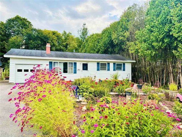 $209,500 | 454 Elmhurst Road, Utica, NY 13502