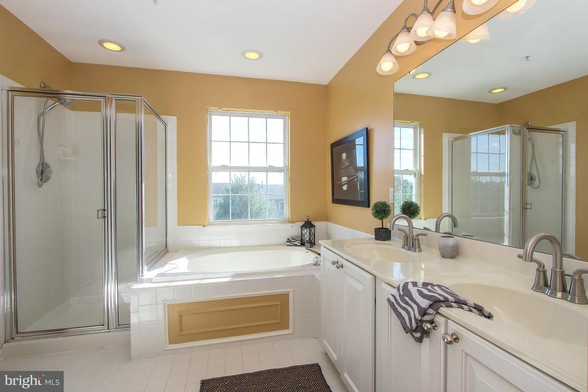 4606 Ripley Manor Terrace Olney, MD 20832 - Photo 26 of 30 Bath