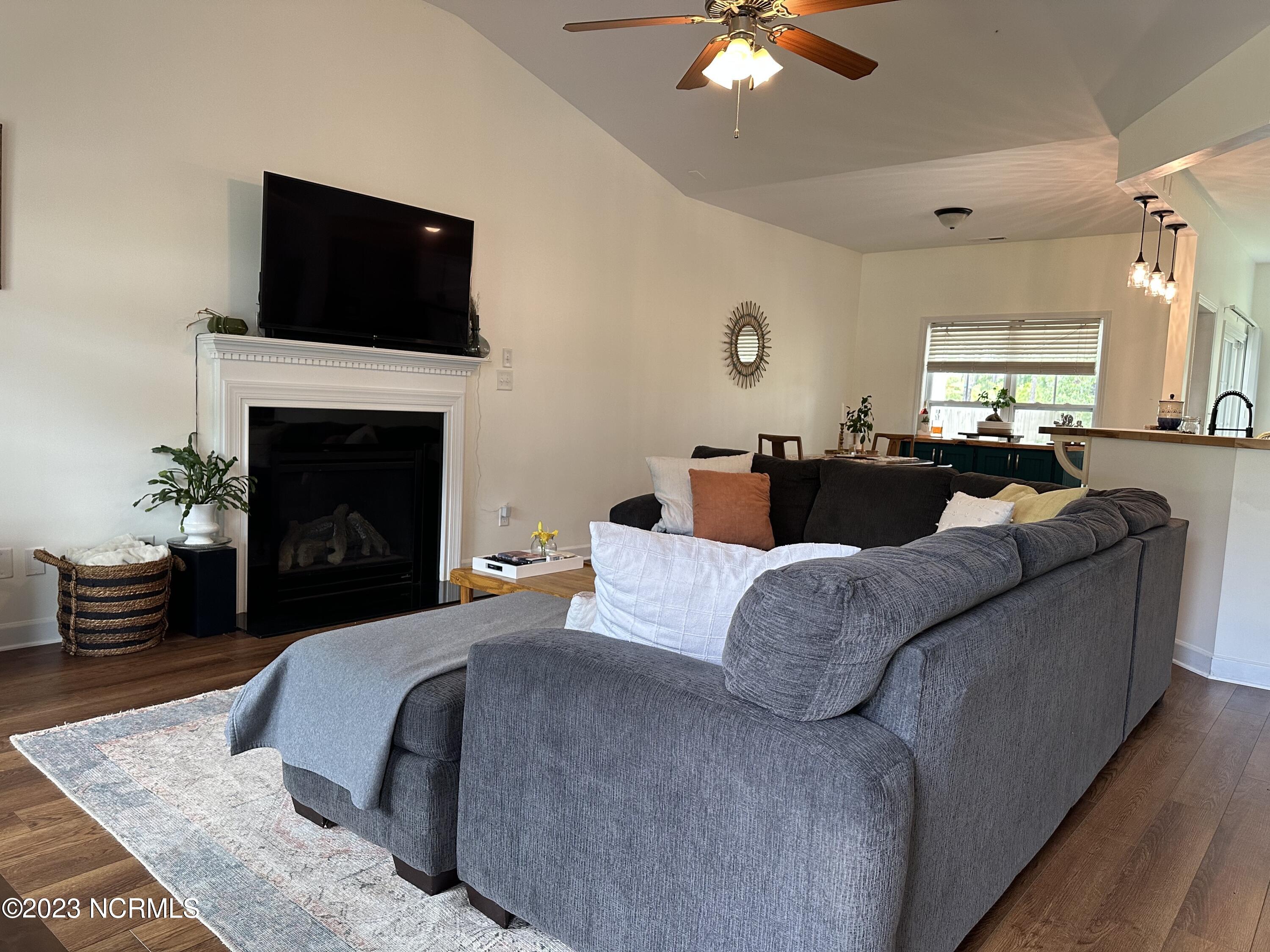 317 Inverness Drive Hubert, NC 28539 - Photo 6 of 40 Livrm