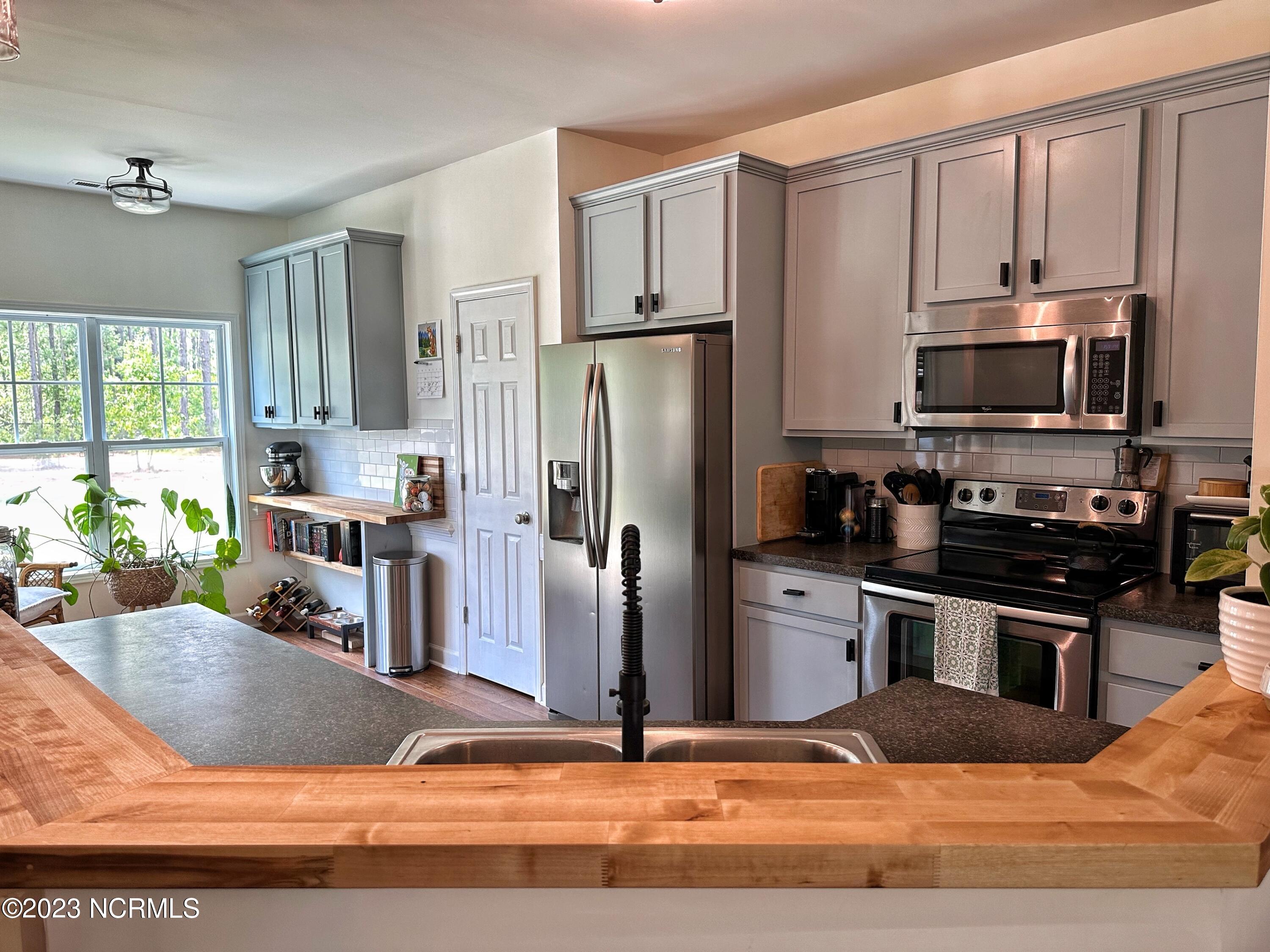 317 Inverness Drive Hubert, NC 28539 - Photo 10 of 40 Kitchen(4)