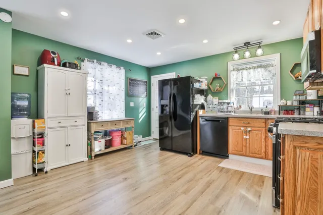 $519,900 | 668 West Hollis Street, Nashua, NH 03062