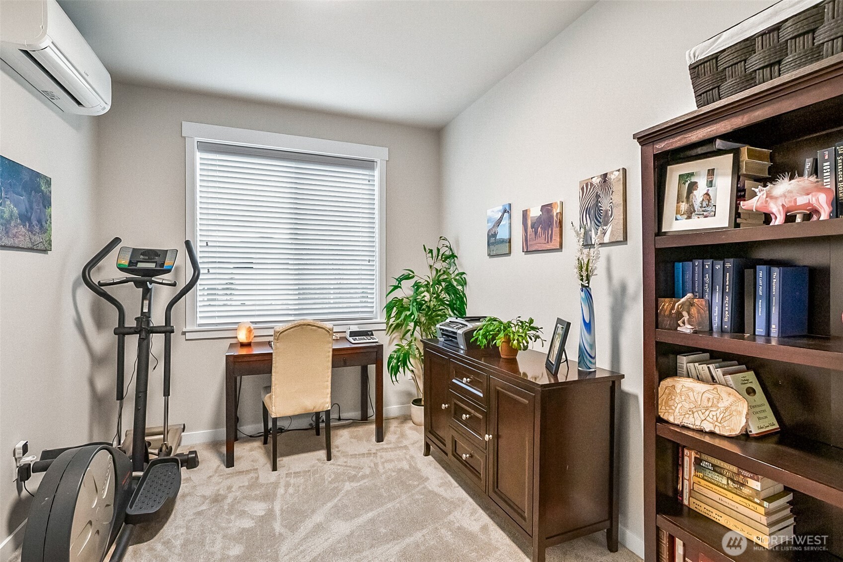 772 Parkland Loop Sedro-Woolley, WA 98284 - Photo 5 of 40 a room with furniture closet and a window