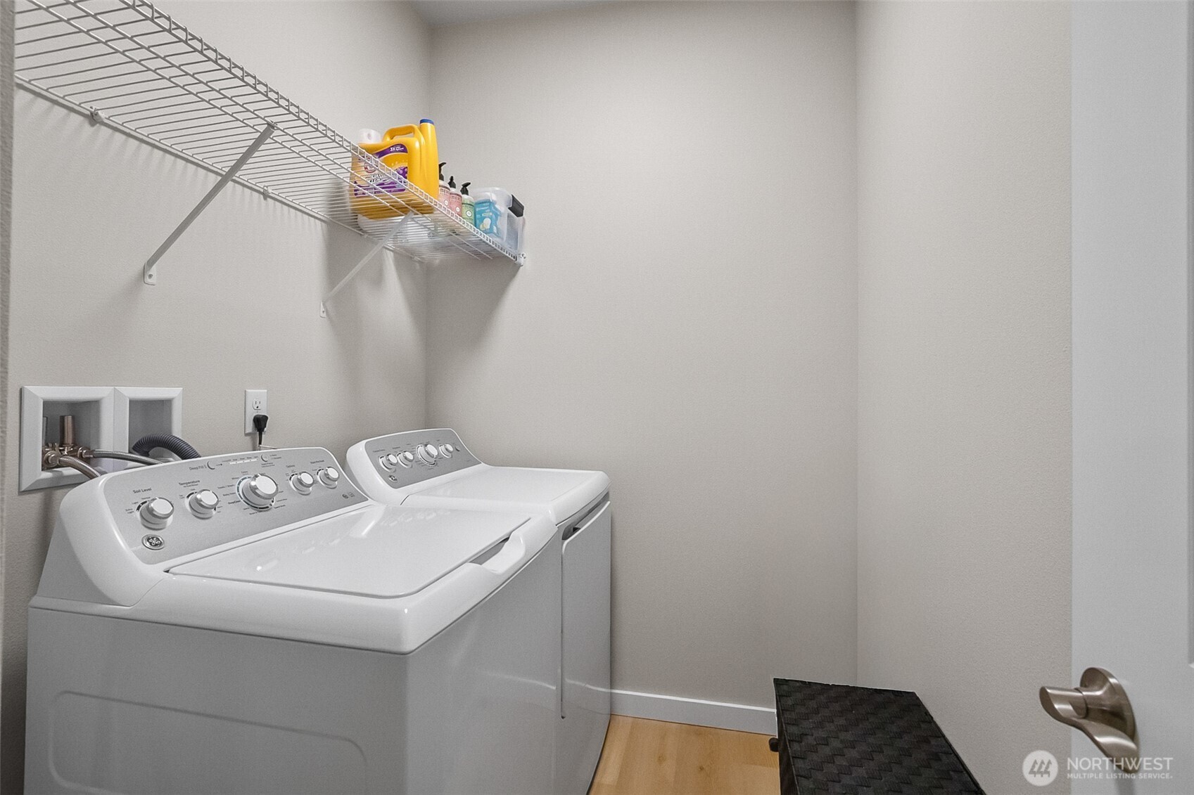 772 Parkland Loop Sedro-Woolley, WA 98284 - Photo 9 of 40 a utility room with dryer and washer