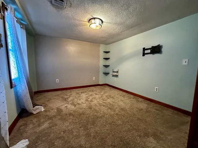 $300,000 | 103 Smithville Road, New Ipswich, NH 03071