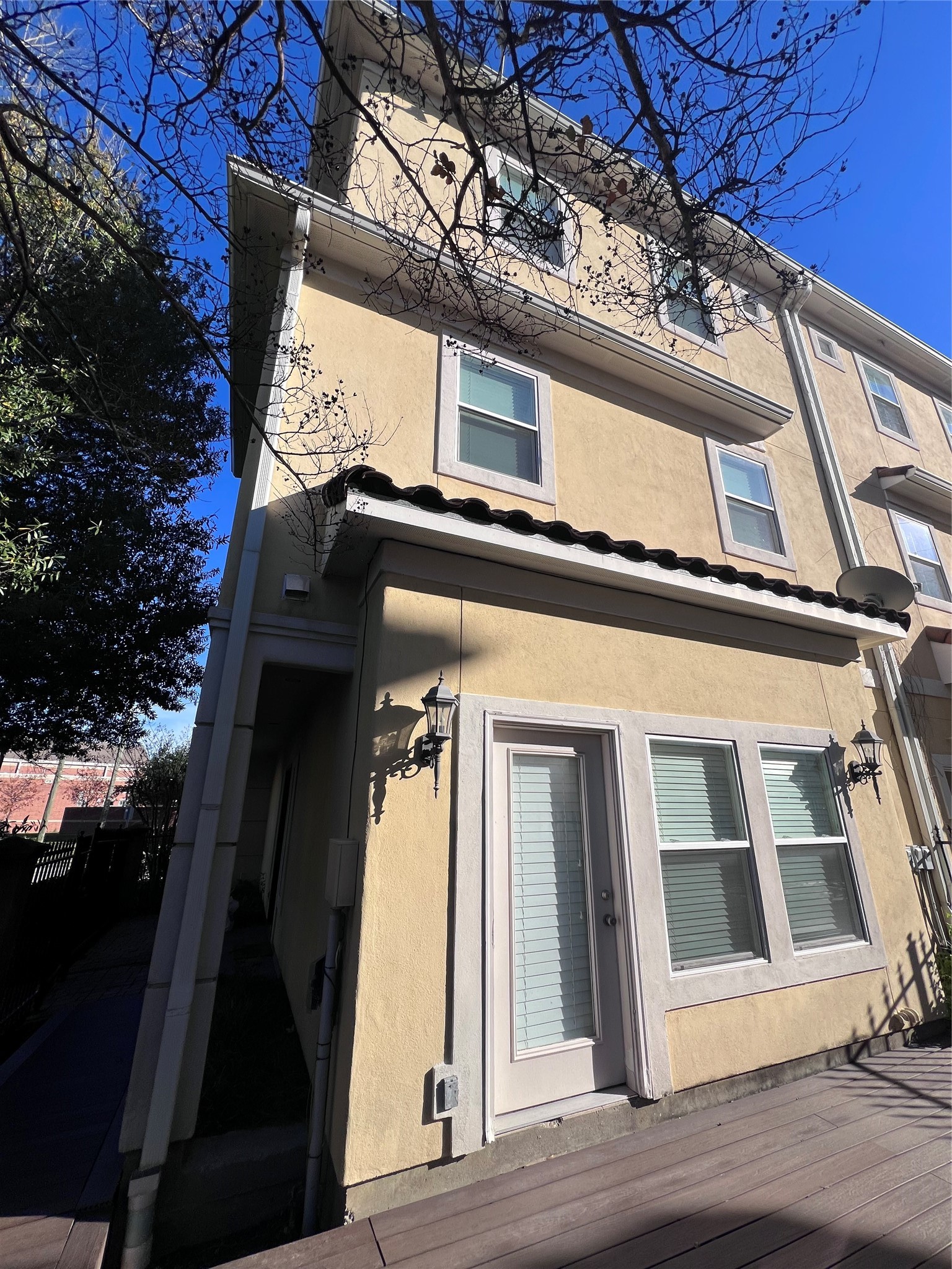 3000 McCulloch Circle Houston, TX 77056 - Photo 2 of 31 Side building