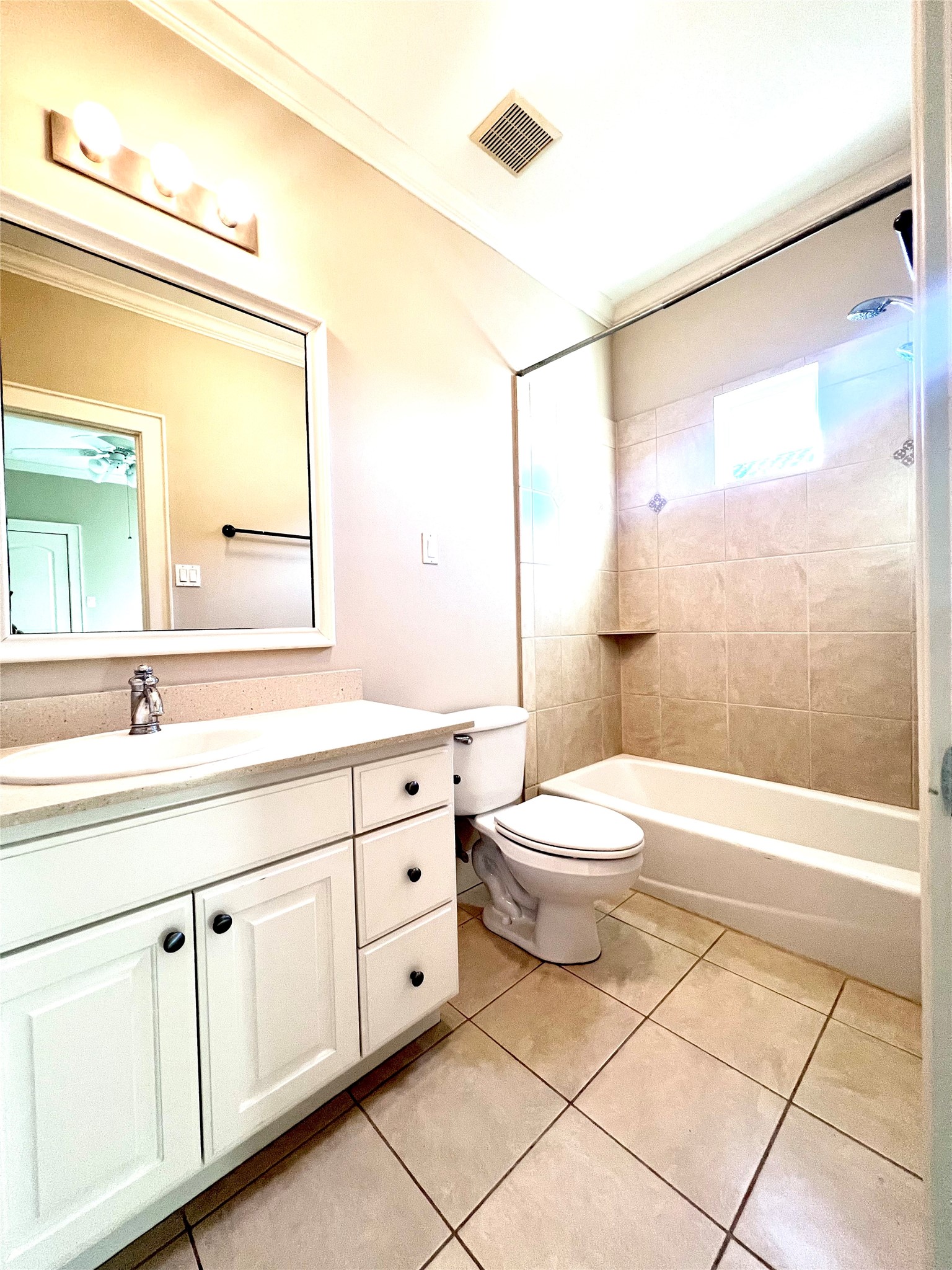 3000 McCulloch Circle Houston, TX 77056 - Photo 21 of 31 Full bath third floor