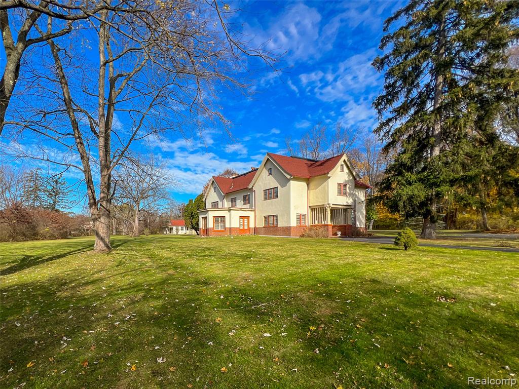 5044 Charing Cross Road Bloomfield Hills, MI 48304 - Photo 4 of 27