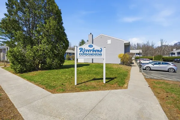 $1,800 | 555 Russell Road, Unit E29, Westfield, MA 01085