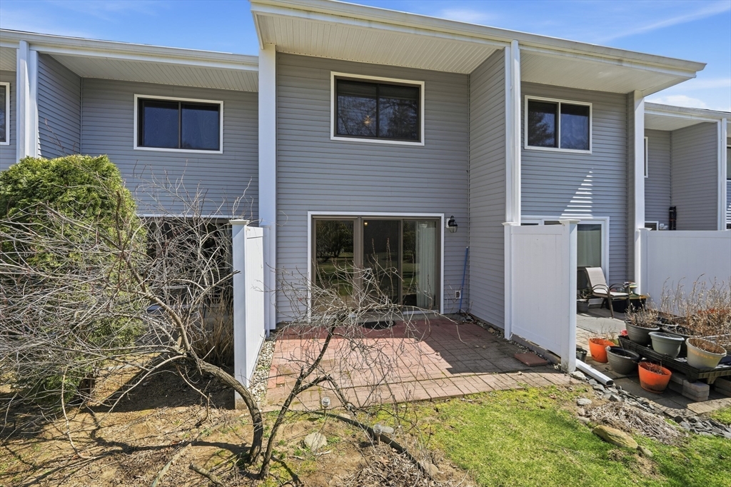 555 Russell Road, Unit E29 Westfield, MA 01085 - Photo 11 of 20