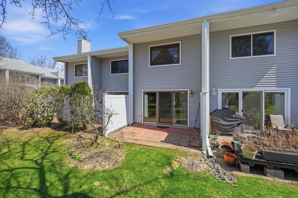 555 Russell Road, Unit E29 Westfield, MA 01085 - Photo 12 of 20