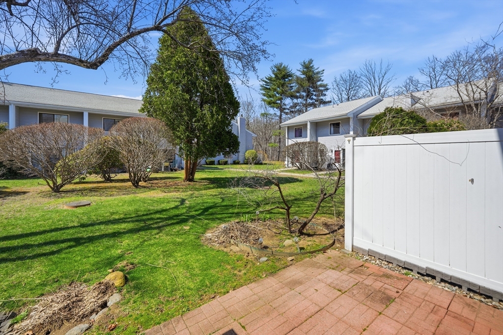 555 Russell Road, Unit E29 Westfield, MA 01085 - Photo 13 of 20