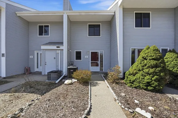 $1,800 | 555 Russell Road, Unit E29, Westfield, MA 01085