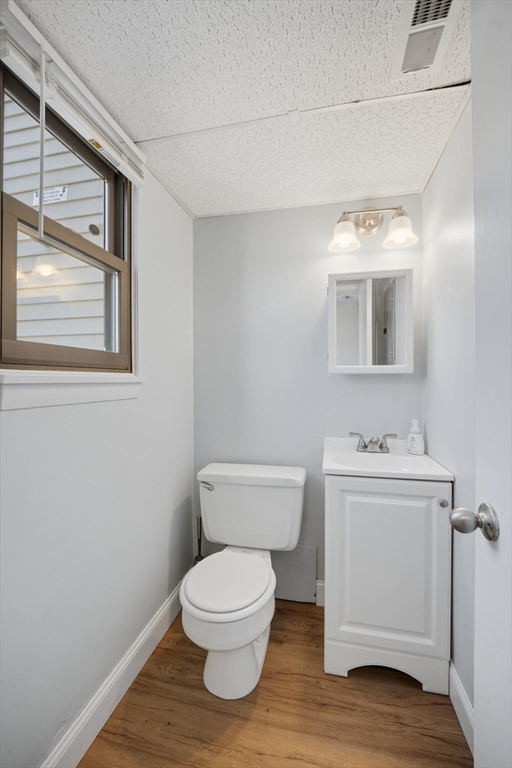 555 Russell Road, Unit E29 Westfield, MA 01085 - Photo 4 of 20