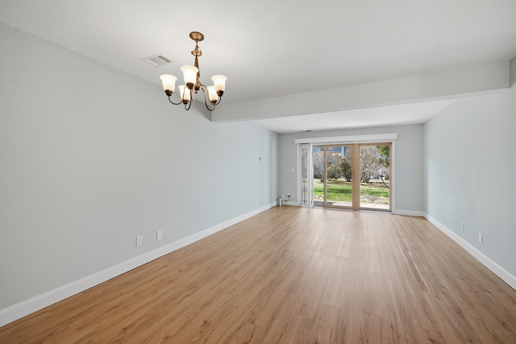 555 Russell Road, Unit E29 Westfield, MA 01085 - Photo 7 of 20