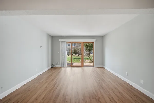 $1,800 | 555 Russell Road, Unit E29, Westfield, MA 01085