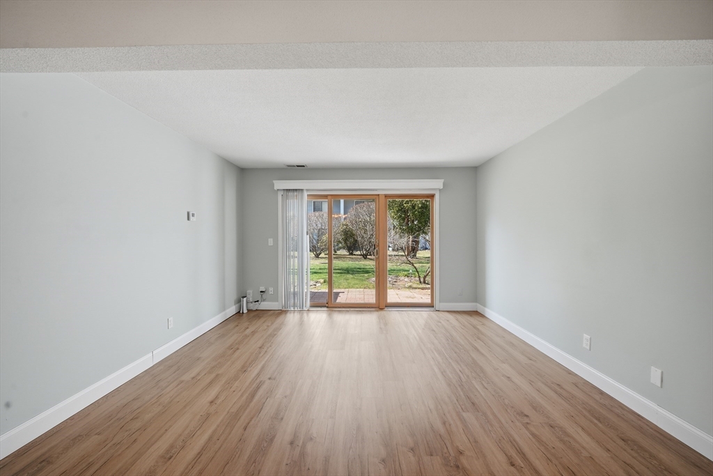 555 Russell Road, Unit E29 Westfield, MA 01085 - Photo 8 of 20