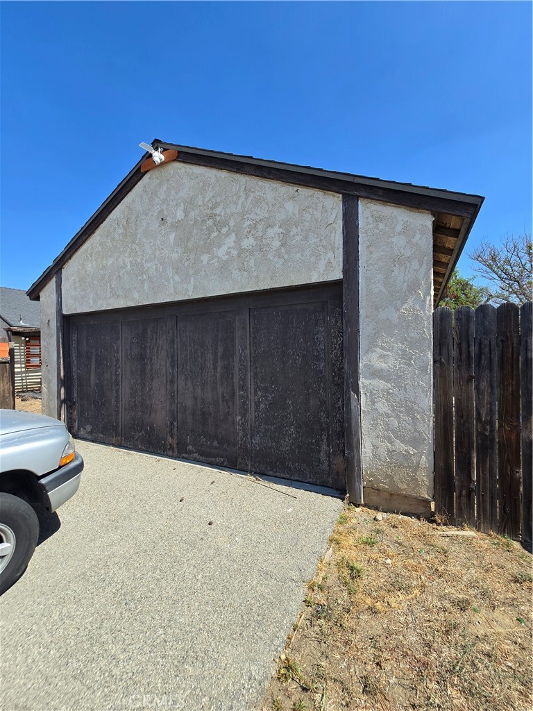 1365 West Etiwanda Avenue Rialto, CA 92376 - Photo 5 of 5 a view of backyard with small space