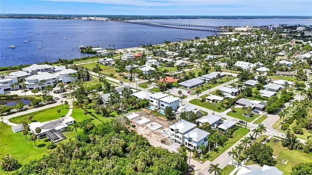 $925,000 | 207 Shreve Street, Punta Gorda, FL 33950