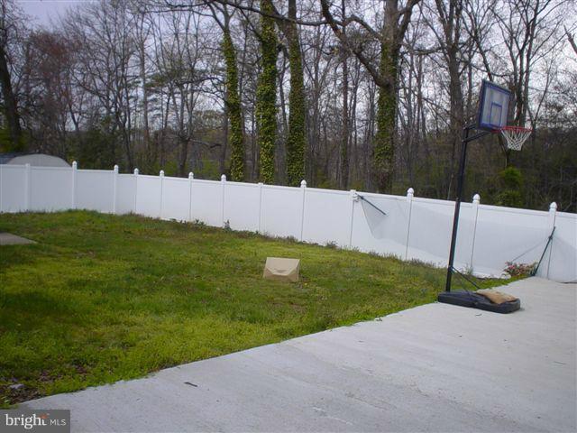 9110 Annapolis Road Lanham, MD 20706 - Photo 3 of 7 Huge Functional BAckyard