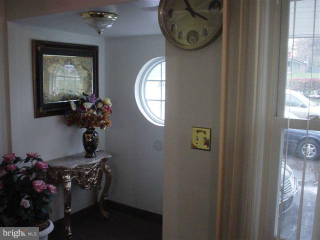 9110 Annapolis Road Lanham, MD 20706 - Photo 6 of 7 Interior (General)