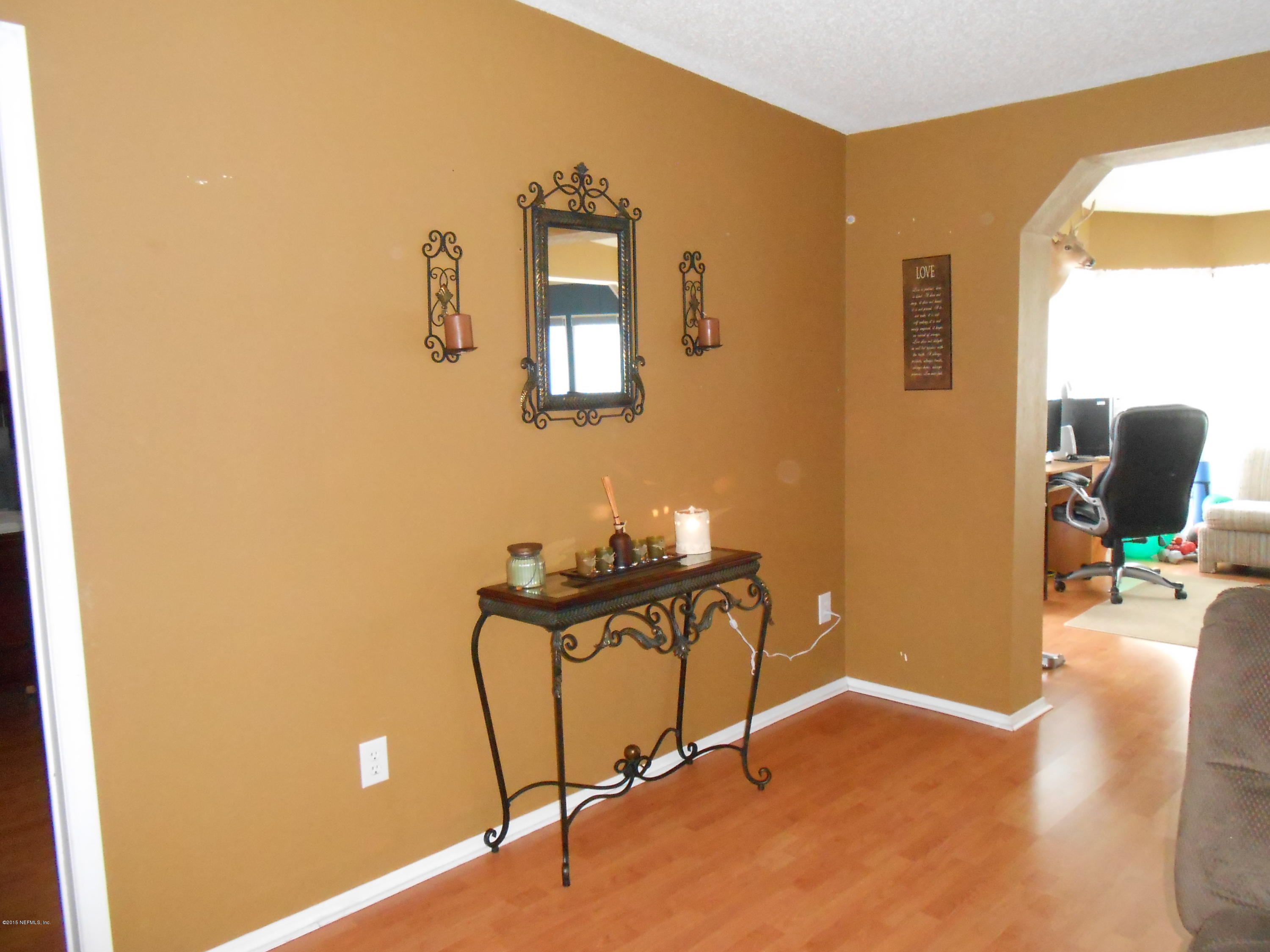 136 Raleigh Avenue Satsuma, FL 32189 - Photo 4 of 21 DSCN0989