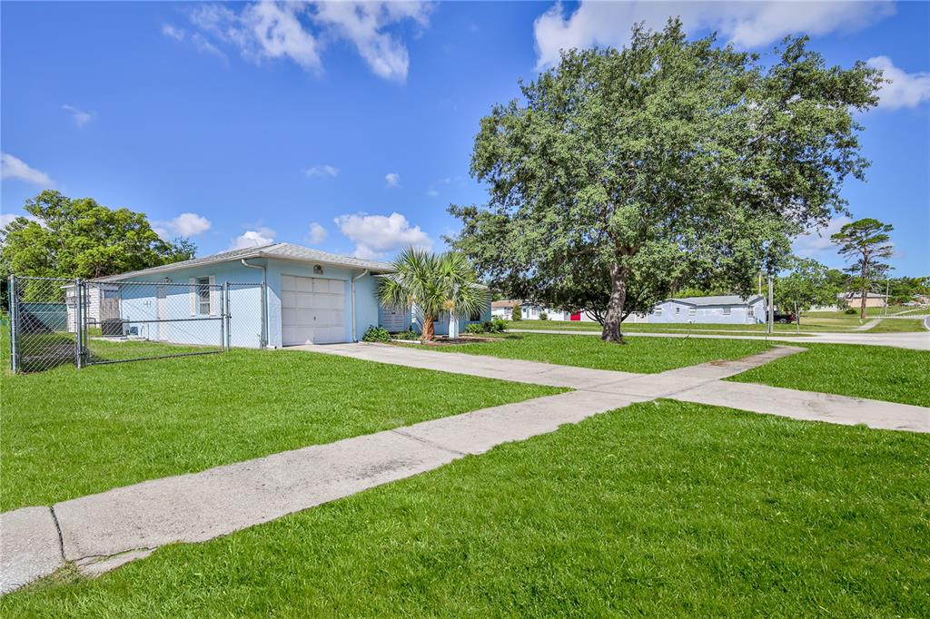10170 Northcliffe Boulevard Spring Hill, FL 34608 - Photo 4 of 46