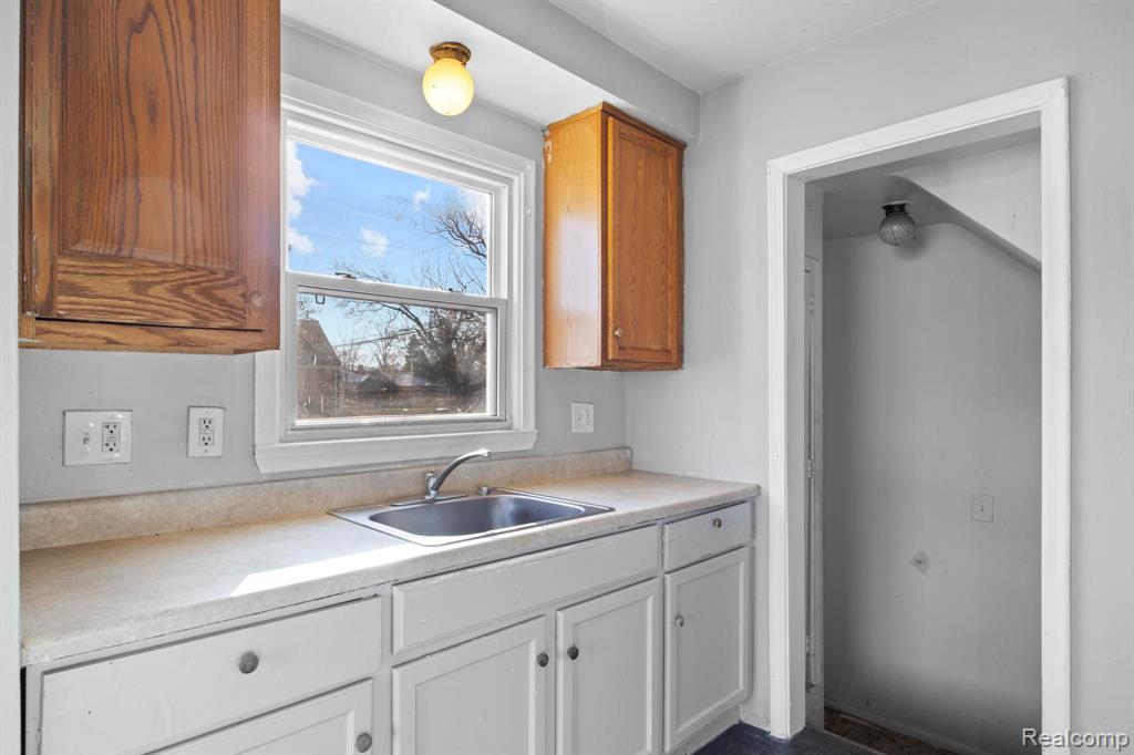 21507 Waltham Road Warren, MI 48089 - Photo 14 of 28