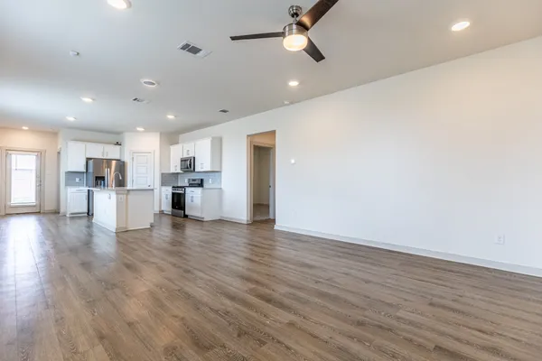 $1,800 | 305 Fairfax Avenue, San Marcos, TX 78666