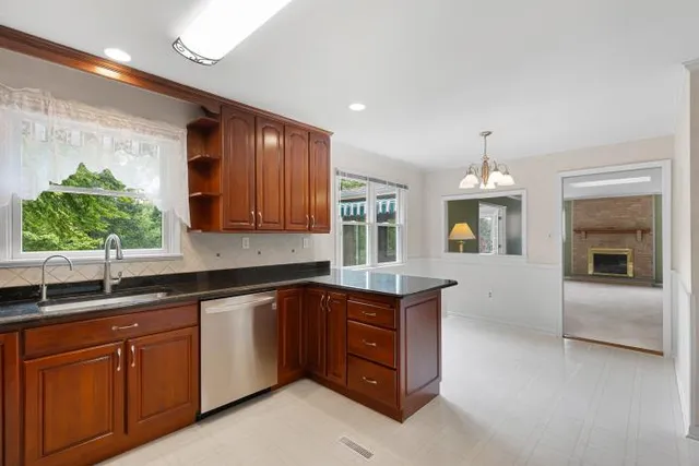 $895,000 | 536 Dawson Tract, Hockessin, DE 19707