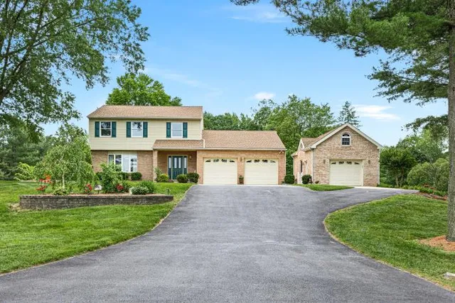 $895,000 | 536 Dawson Tract, Hockessin, DE 19707