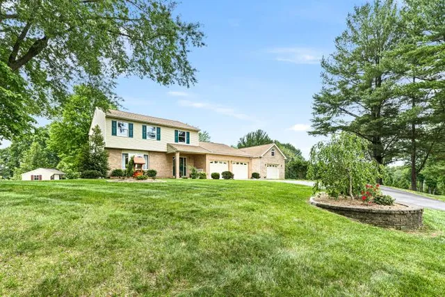 $895,000 | 536 Dawson Tract, Hockessin, DE 19707