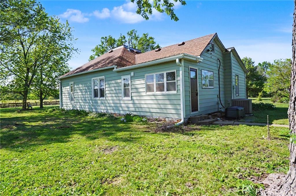 37725 Harmony Road Paola, KS 66071 - Photo 27 of 36