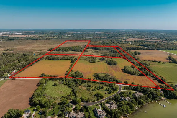 $4,550,000 | 329 South Golden Lake Road, Summit, WI 53066