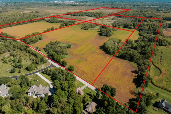 $4,550,000 | 329 South Golden Lake Road, Summit, WI 53066