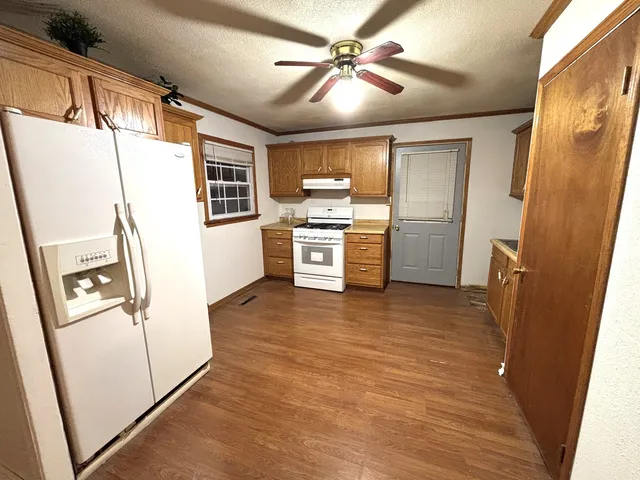 $249,900 | 200 Butte Lane, Carpentersville, IL 60110