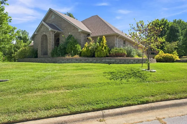 $625,000 | 615 Canary Way, Rogersville, MO 65742