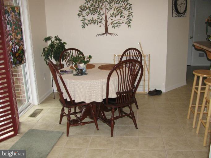 13726 Orchard Ridge Road Hancock, MD 21750 - Photo 14 of 30 Breakfast Area