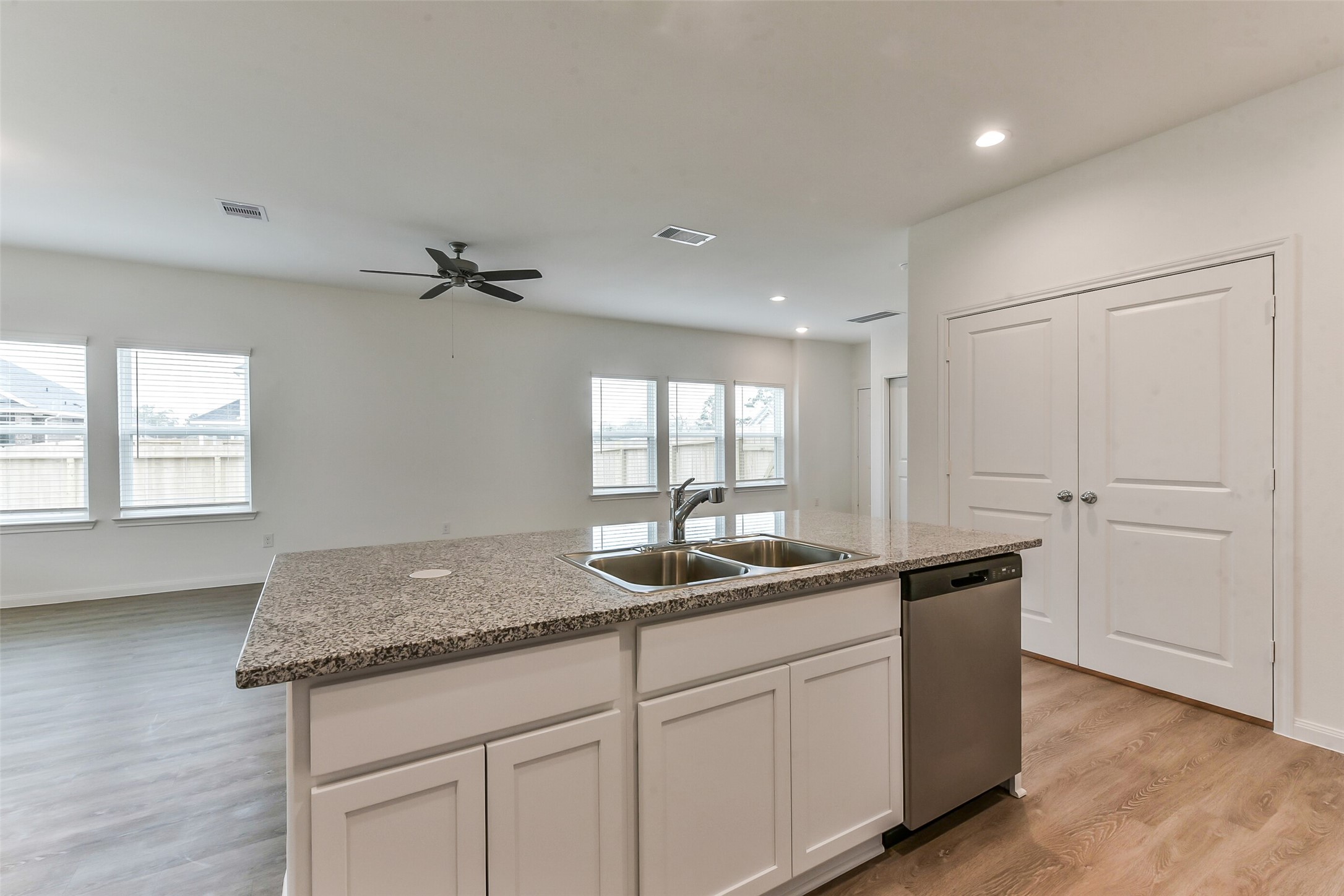 3906 Sugardale Street Baytown, TX 77521 - Photo 14 of 33