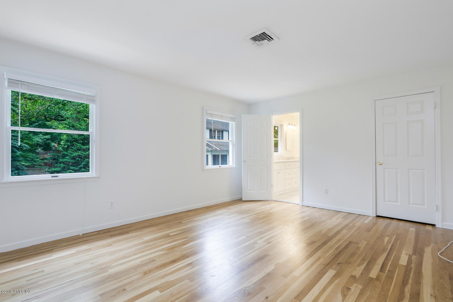 6 Coventry Lane Riverside, CT 06878 - Photo 16 of 28 Primary Bedroom