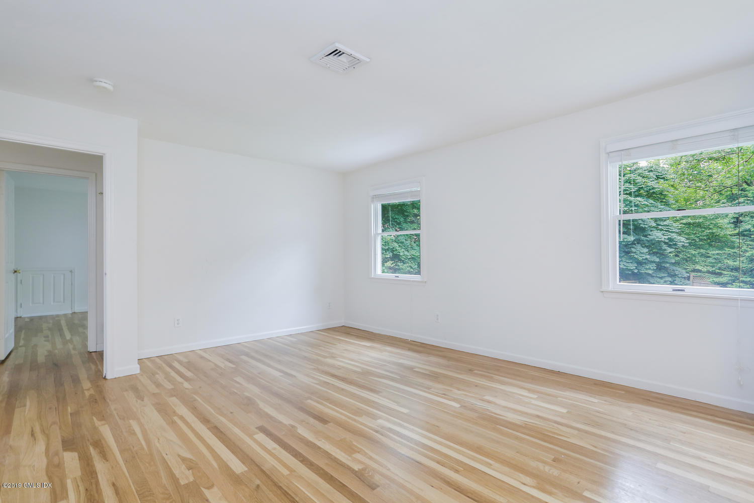 6 Coventry Lane Riverside, CT 06878 - Photo 17 of 28 Primary Bedroom