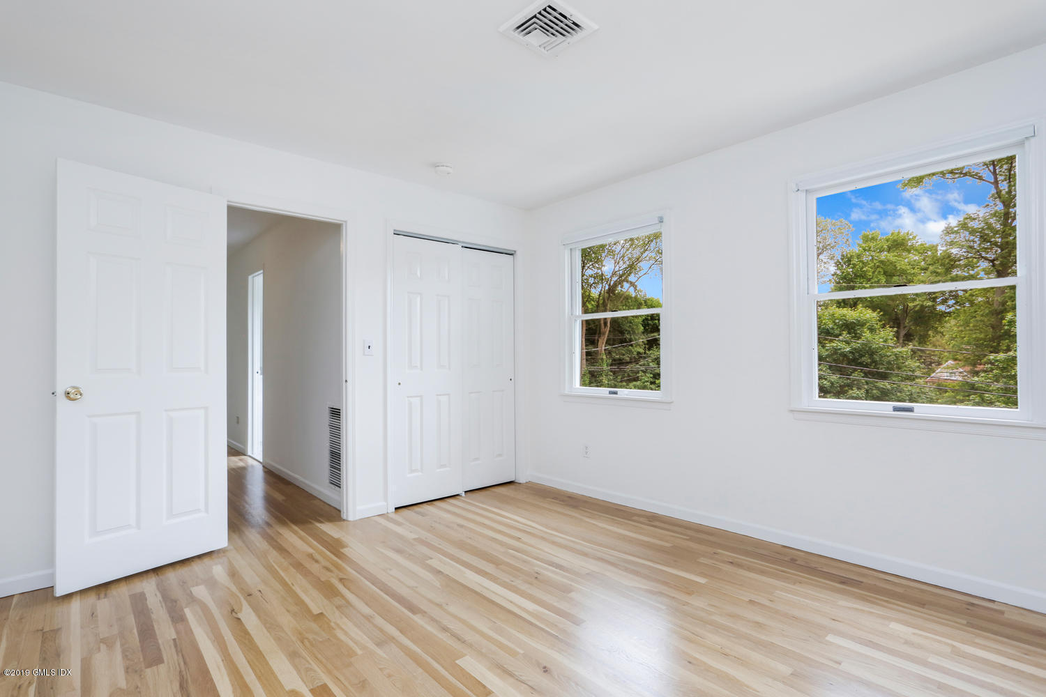 6 Coventry Lane Riverside, CT 06878 - Photo 19 of 28 6 Coventry Bedroom 1-012