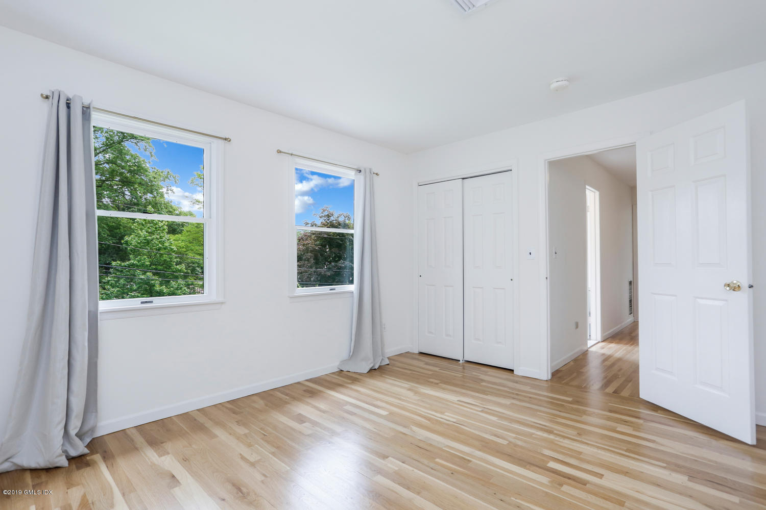 6 Coventry Lane Riverside, CT 06878 - Photo 21 of 28 6 Coventry Bedroom 3-018