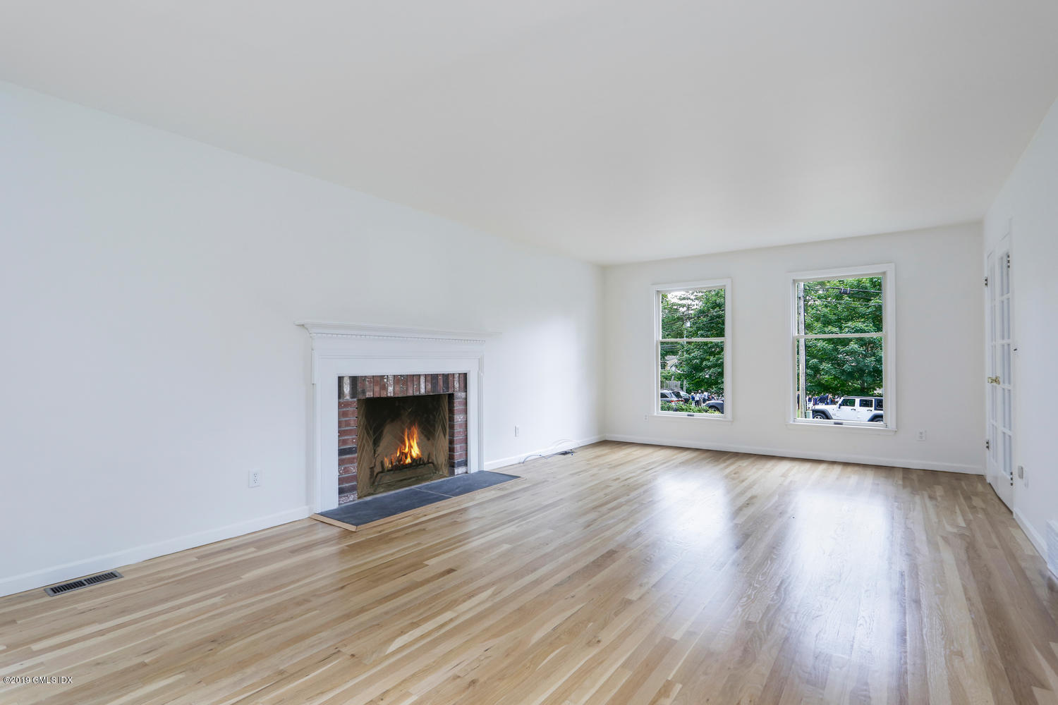 6 Coventry Lane Riverside, CT 06878 - Photo 6 of 28 Living Room