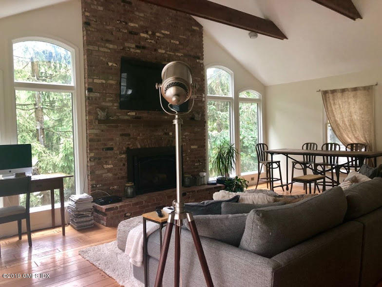 6 Coventry Lane Riverside, CT 06878 - Photo 10 of 28 Coventry Family Rm 2